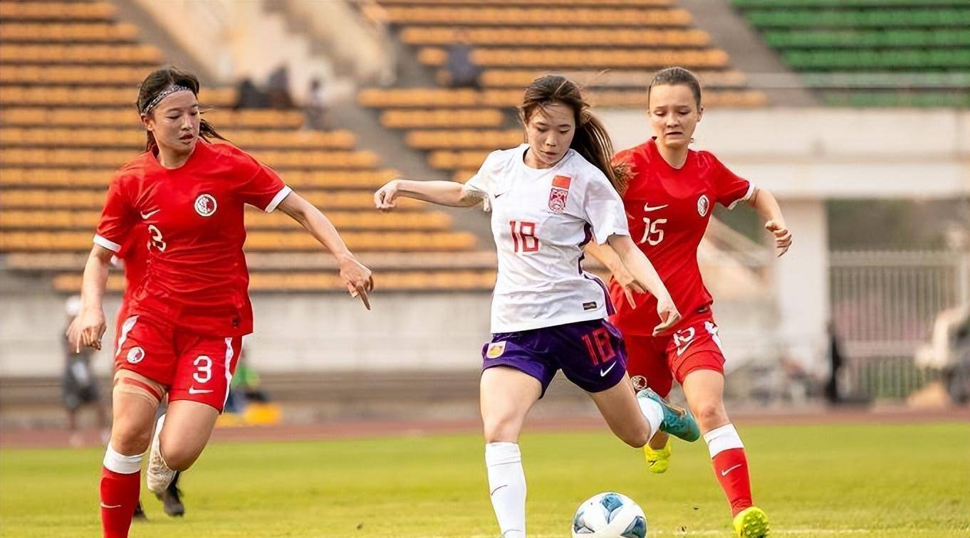 中国女足队员在国际赛场大放异彩