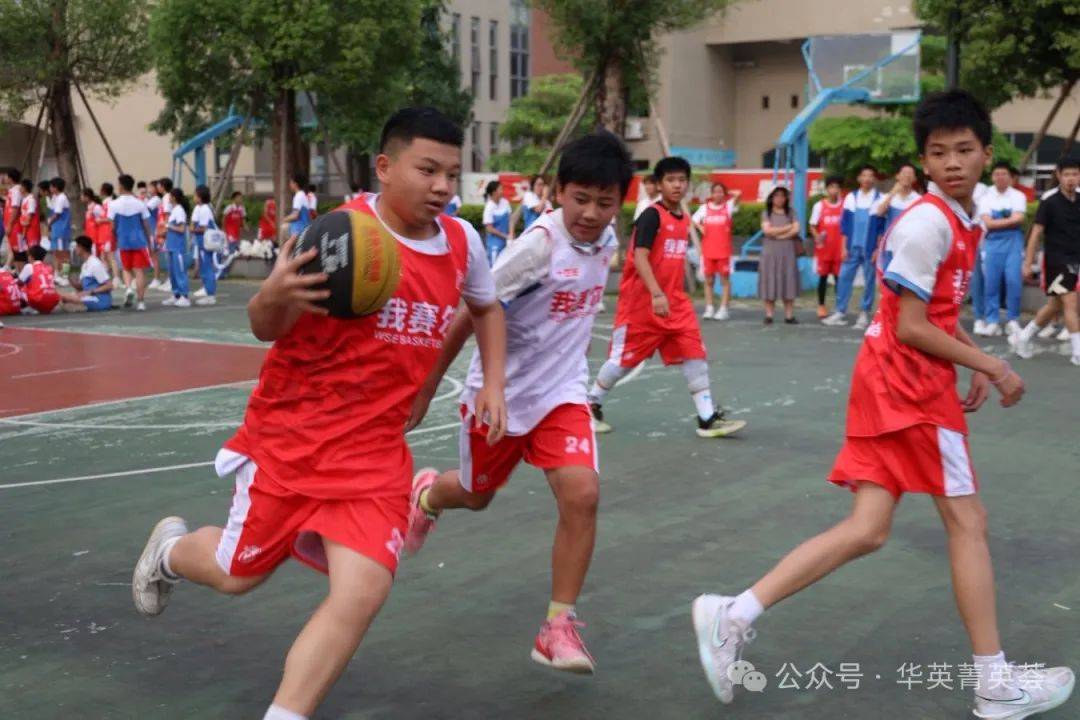 运动员们团结一心，决战赛场的简单介绍