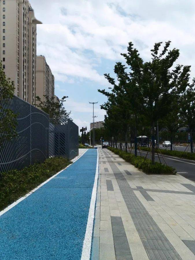 包含上海绿地金左右封卫，展现出色实力的词条