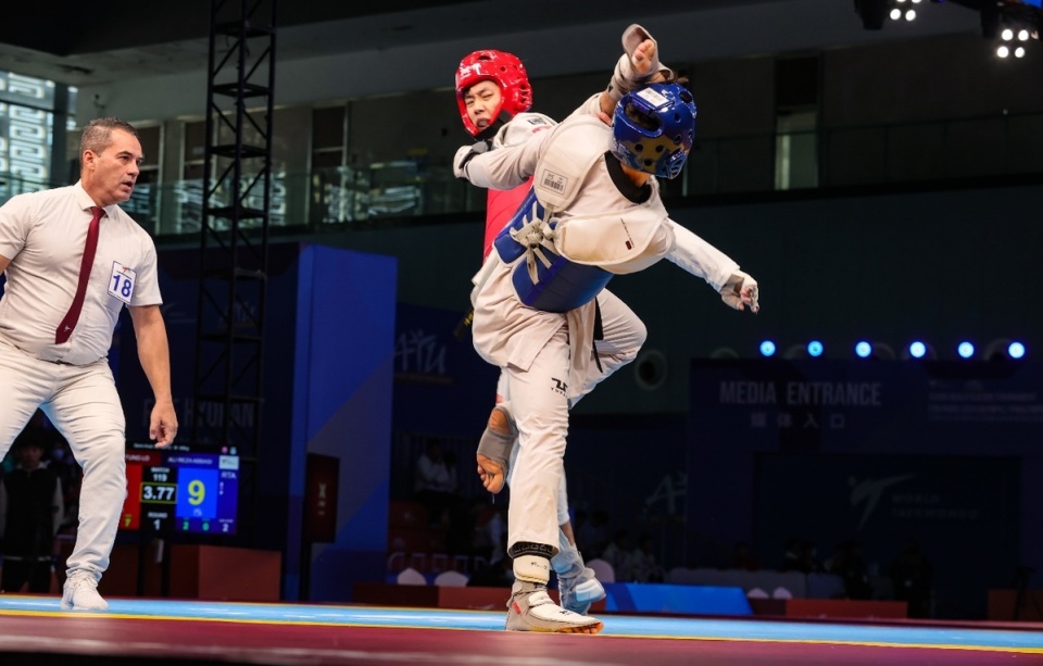 跆拳道选手拼尽全力技术高超一触即发的简单介绍 跆拳道选手拼尽全力技术高超一触即发的简单介绍