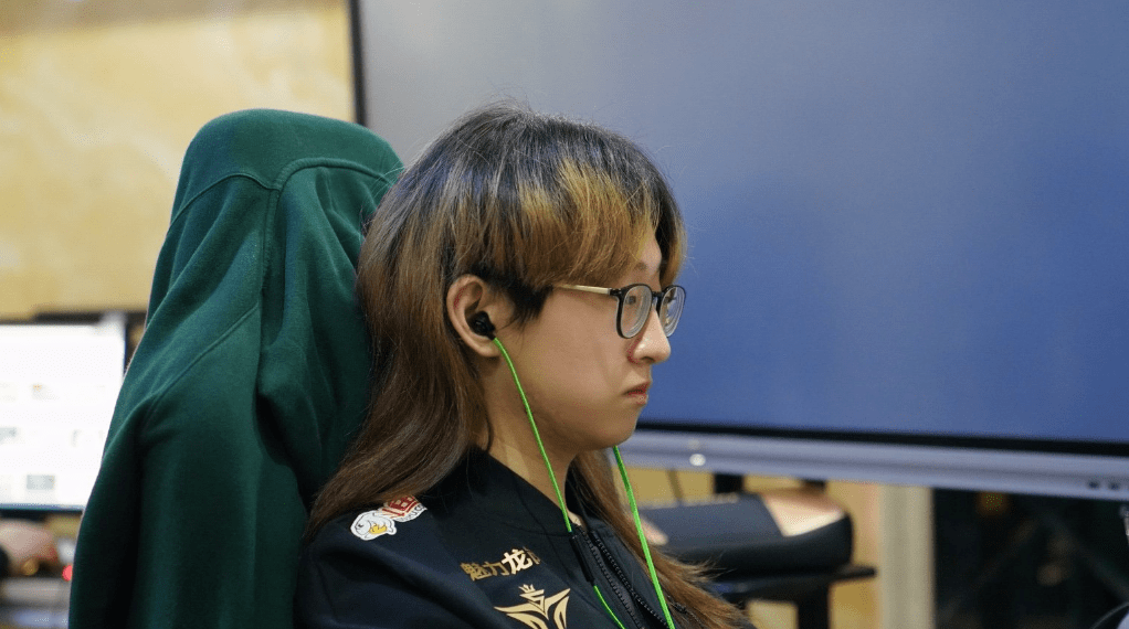 开云体育下载-关于V5完胜FNC，Tarzan高光表现的信息