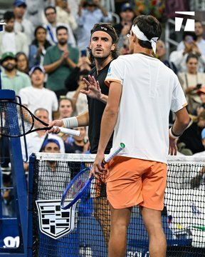 开云体育app-关于澳大利亚网球队轻取英国网球队,西西帕斯制霸全场的信息