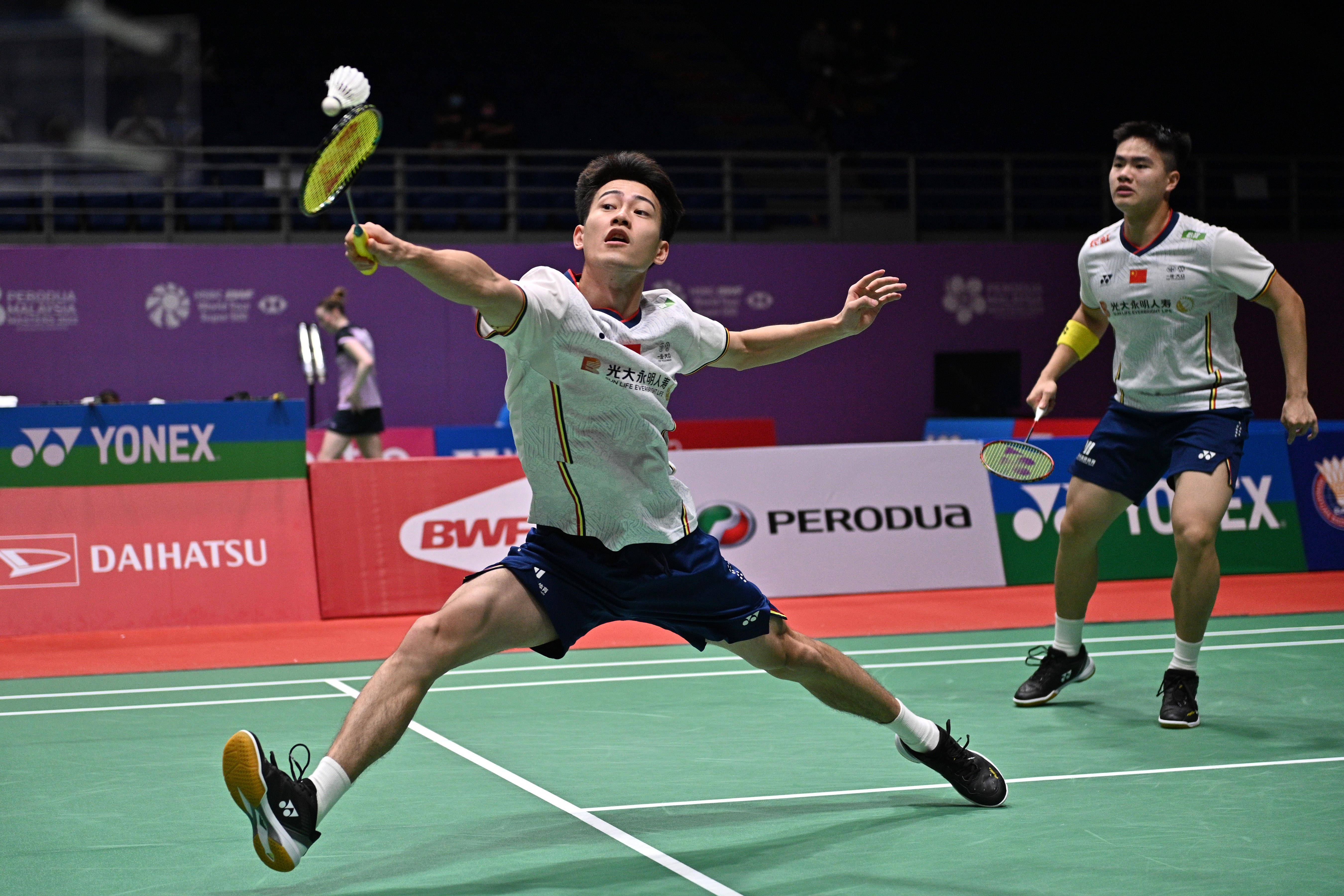 羽毛球选手刷新世界纪录，震撼全场