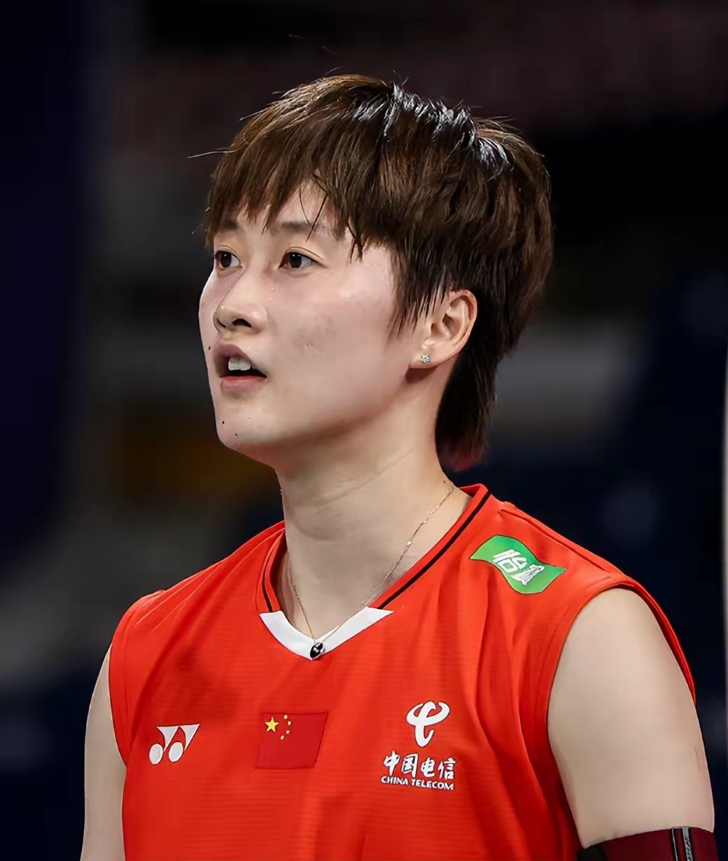 泰国队轻取法国队，陈雨菲点燃赛场