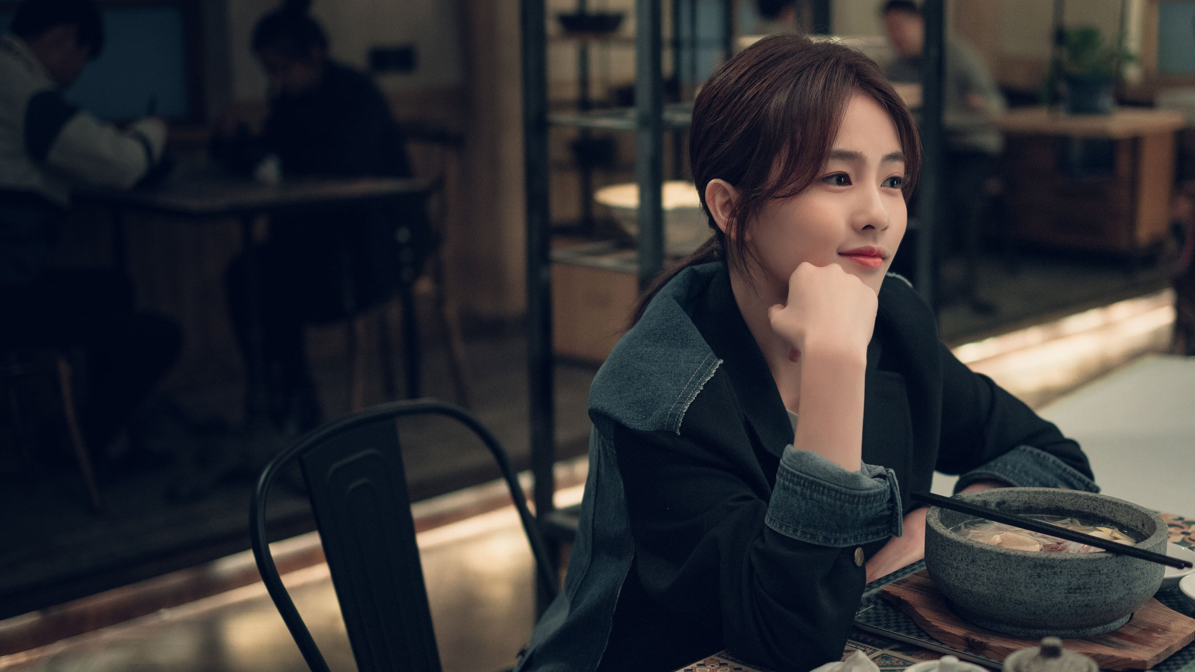 武切维奇攻防统治助上海队争冠战险胜鹈鹕