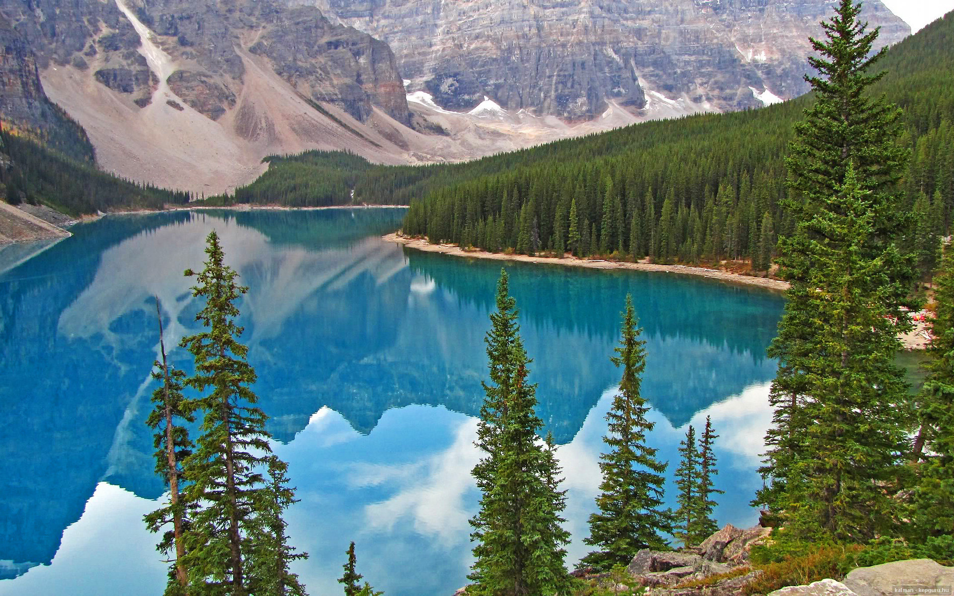 开云体育入口-萨拉赫一剑封喉！埃及法老引领红军奏响年度最强音