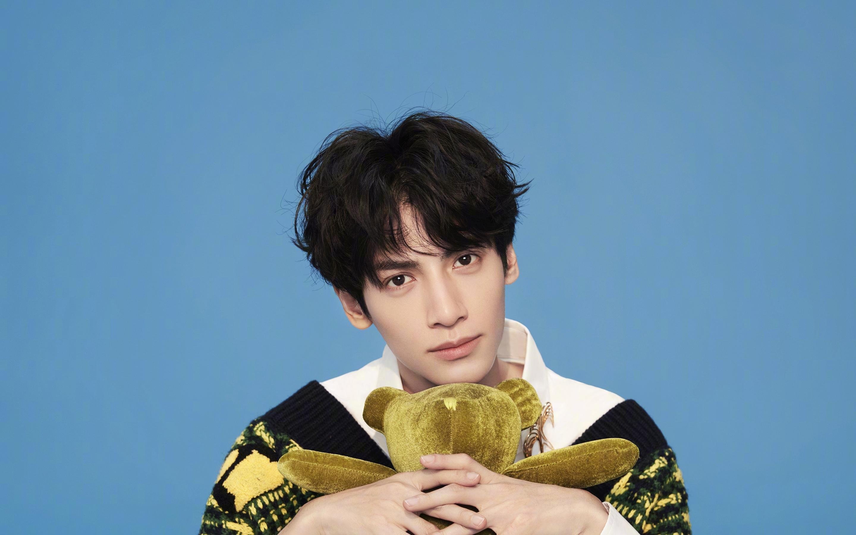 当草原雄鹰遇见汽车城铁壁，库里50分神迹点燃跨界篮球之夜