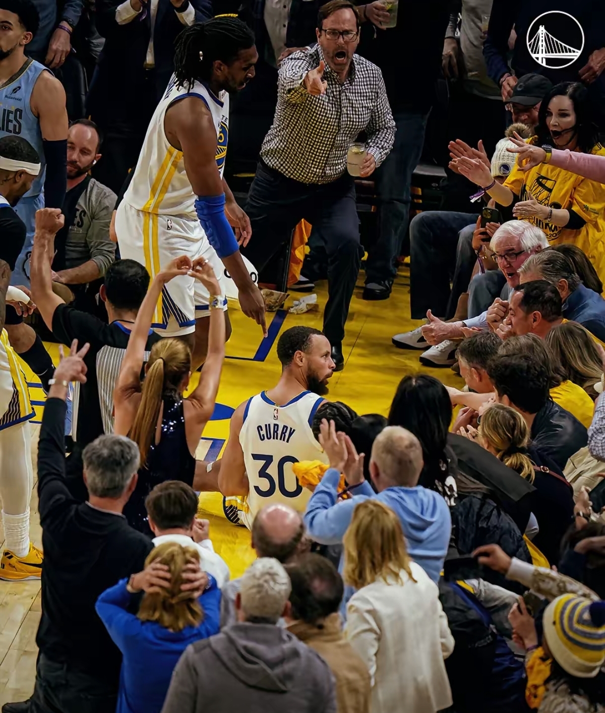 开云体育入口-勇士掀翻上海队，德罗赞带动全队节奏